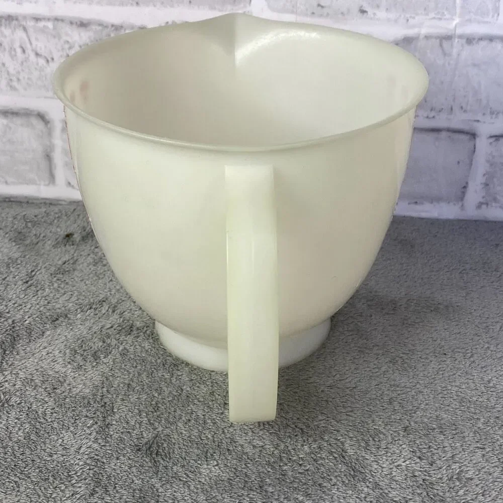 Vintage Tupperware Mix and Store 8 Cup Measuring Pitcher 2 QT